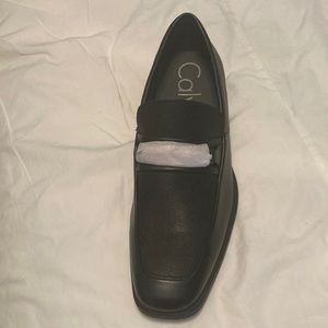 Calvin Klein Men’s SINGLE Dress Shoe, Amputee. LEFT FOOT, Size 9 1/2